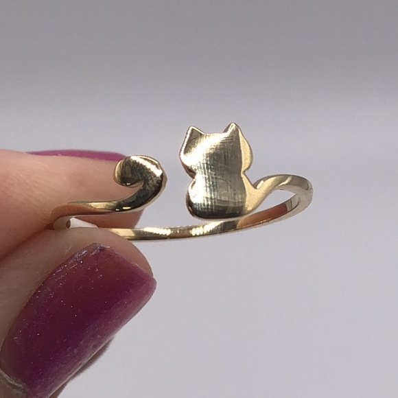 Jewelry - 14k Yellow gold cat ring